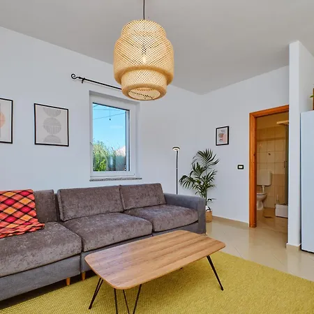 Semesterbostad House *