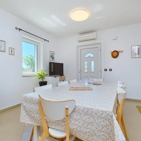 House בית נופש