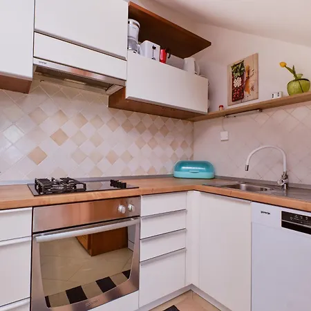House בית נופש *