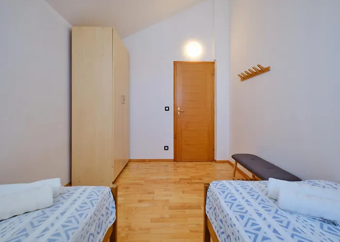 House * Nerezine